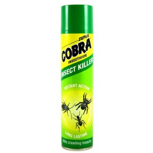 Super Cobra insect killeer na lezúci hmyz